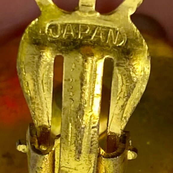 vintage unbranded round opalescent faux pearl cluster clip on earrings - Picture 6 of 6